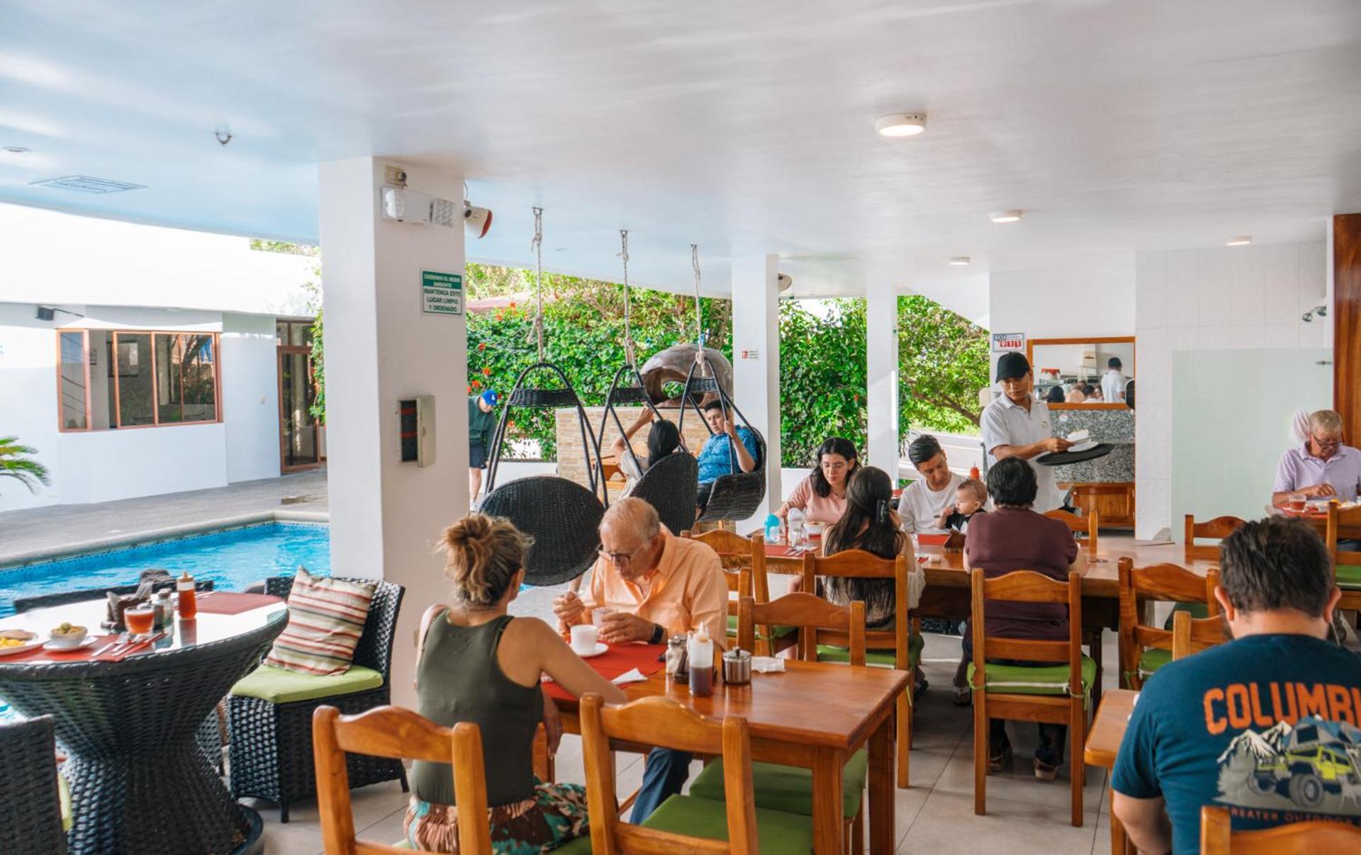 El Descanso Del Guia Puerto Ayora  Exteriör bild