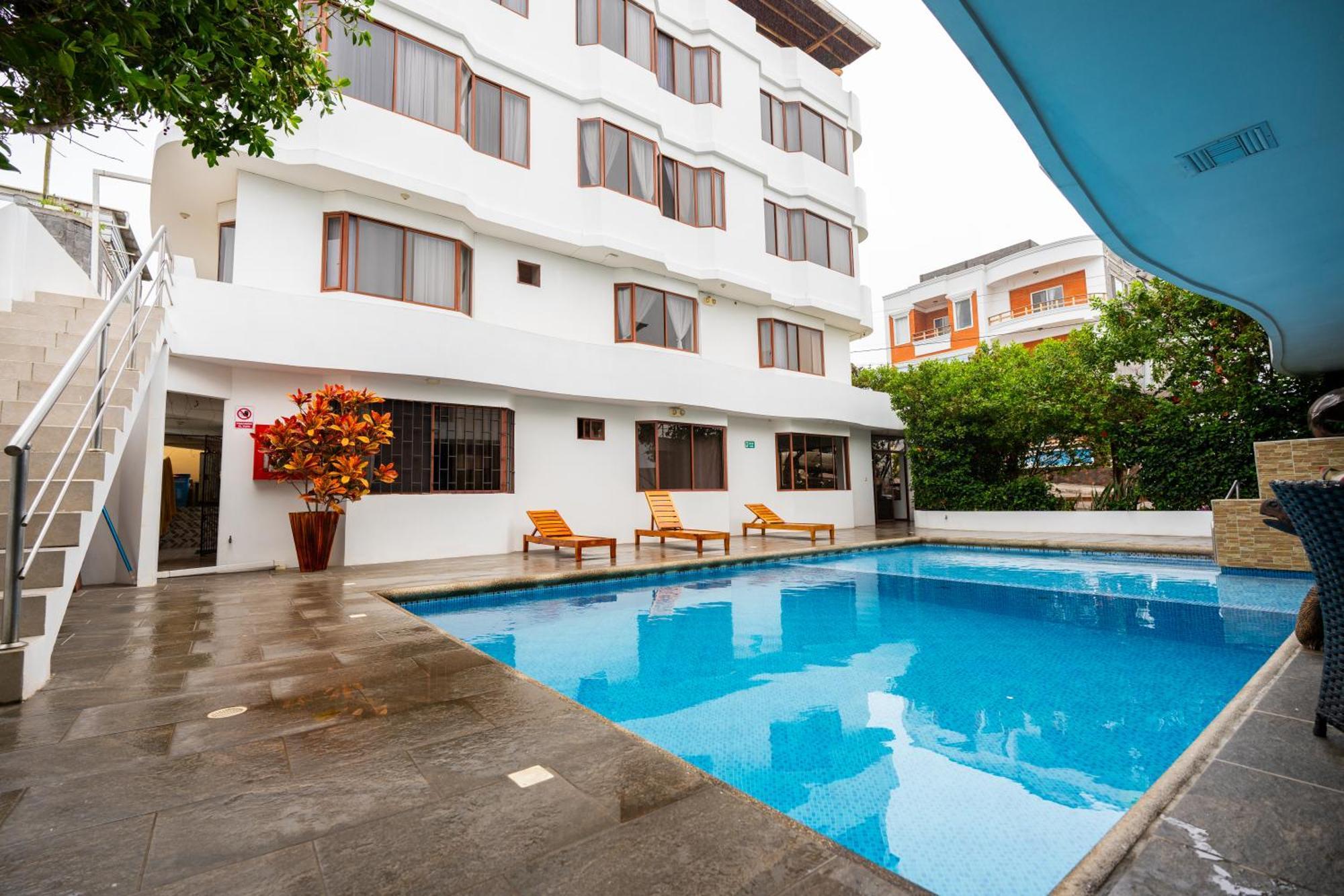 El Descanso Del Guia Puerto Ayora  Exteriör bild